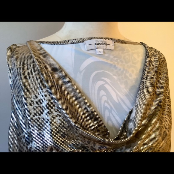 Animal Print Top - Picture 3 of 6